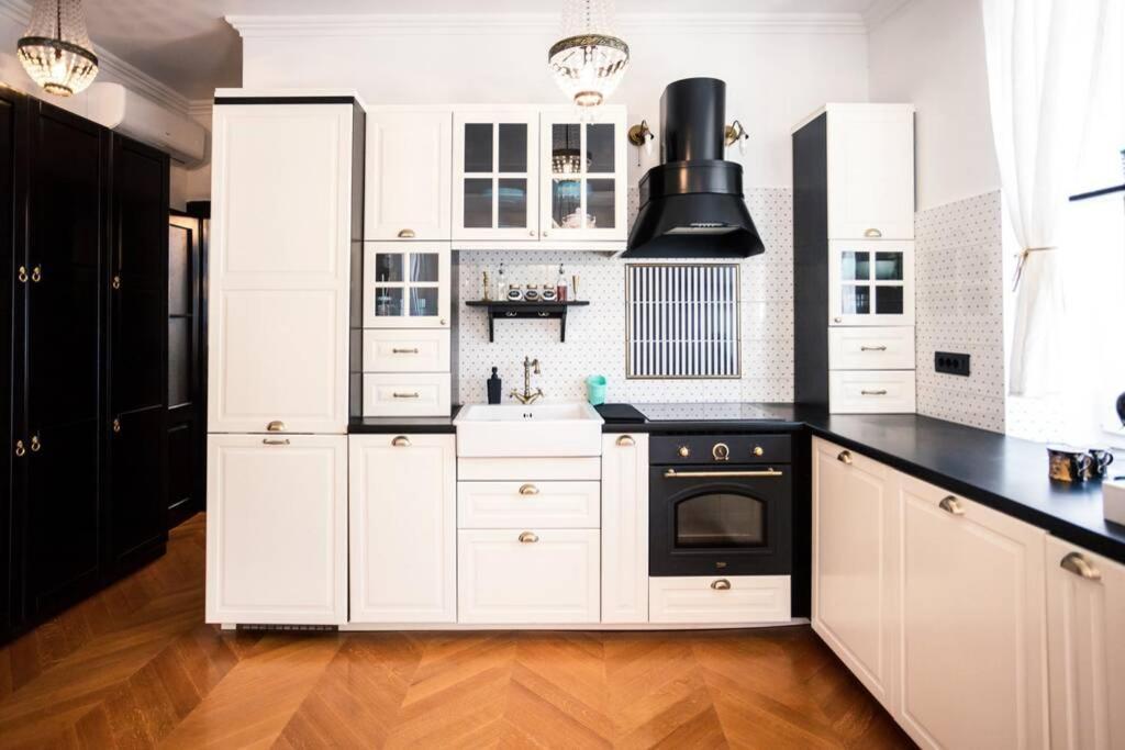 Luxurious Apartment Bella Lux In City Center With Free Parking Included! Spalato Esterno foto