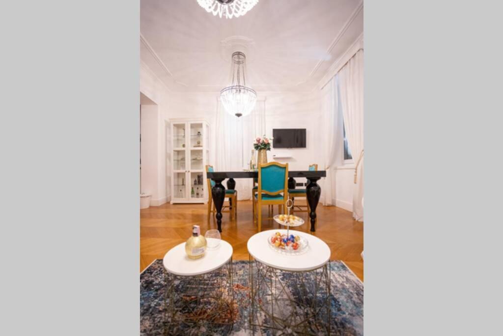 Luxurious Apartment Bella Lux In City Center With Free Parking Included! Spalato Esterno foto